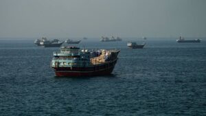 تنگه هرمز